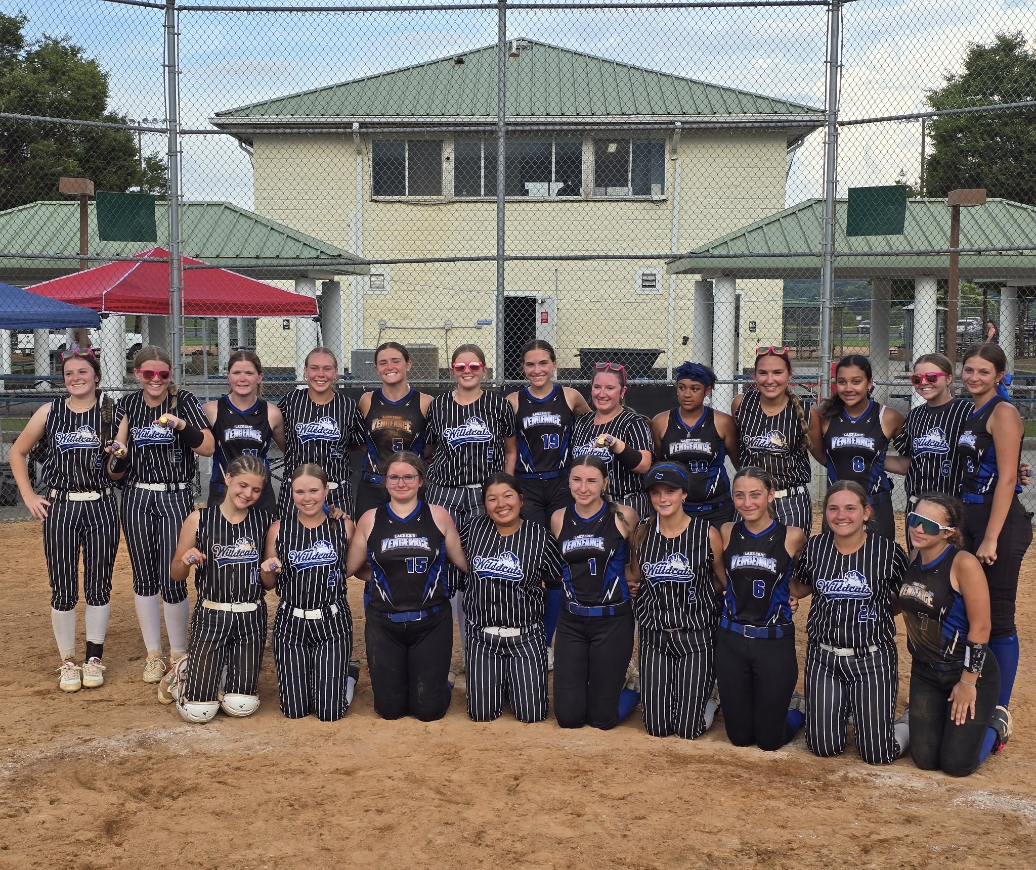 Lake Erie Vengeance and opposing players smiling together after a tournament game